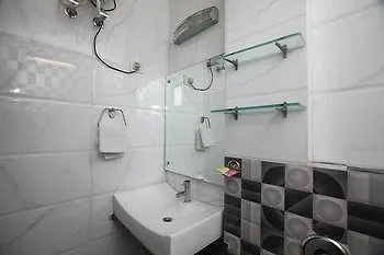 Oyo Rooms Rajouri Garden